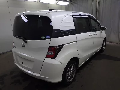 HONDA FREED SPIKE