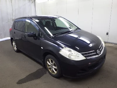 NISSAN TIIDA