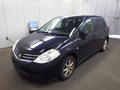 NISSAN TIIDA