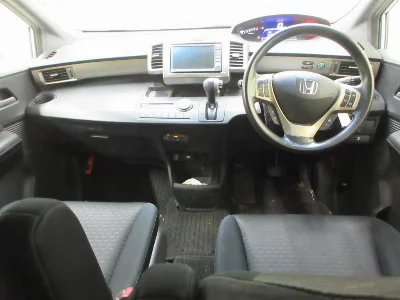 HONDA FREED SPIKE