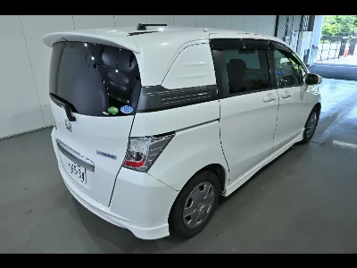 HONDA FREED SPIKE