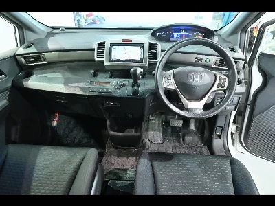 HONDA FREED SPIKE
