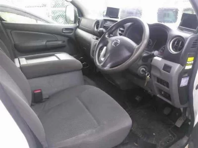 NISSAN NV350 CARAVAN WAGON