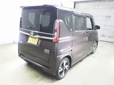 NISSAN ROOX