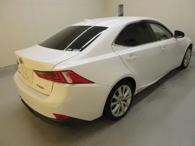 LEXUS IS