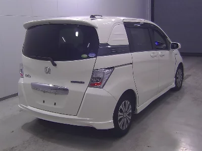 HONDA FREED SPIKE