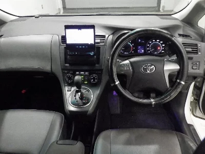 TOYOTA MARK X ZIO
