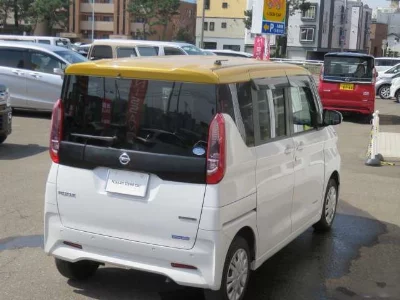NISSAN ROOX