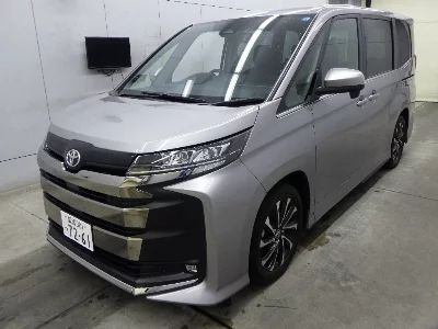 TOYOTA NOAH