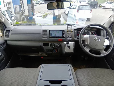 TOYOTA REGIUS VAN
