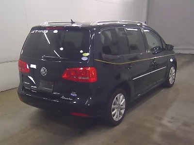 VOLKSWAGEN GOLF TOURAN