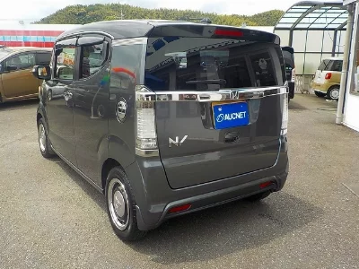 HONDA N-BOX SLASH
