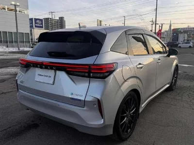 NISSAN AURA