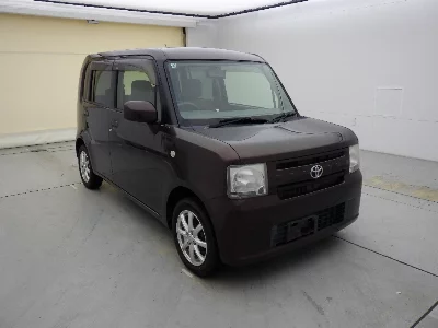TOYOTA PIXIS SPACE