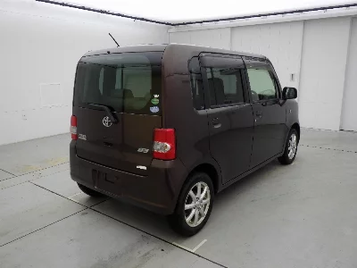 TOYOTA PIXIS SPACE