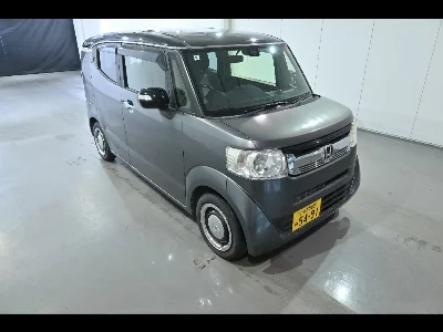 HONDA N-BOX SLASH