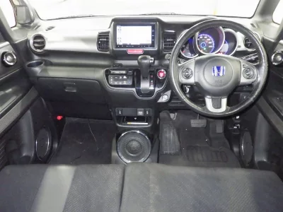 HONDA N-BOX SLASH