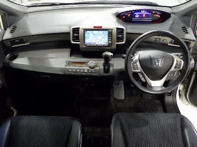 HONDA FREED SPIKE