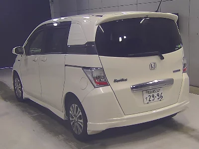 HONDA FREED SPIKE
