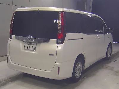 TOYOTA NOAH