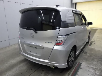 HONDA FREED SPIKE