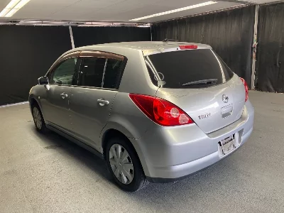 NISSAN TIIDA