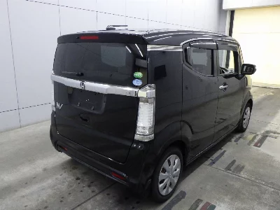 HONDA N-BOX SLASH
