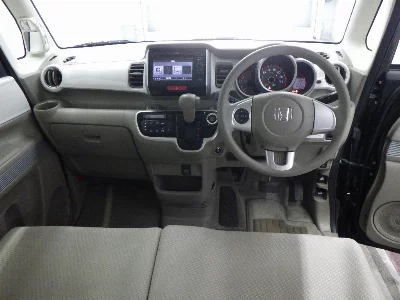 HONDA N-BOX SLASH
