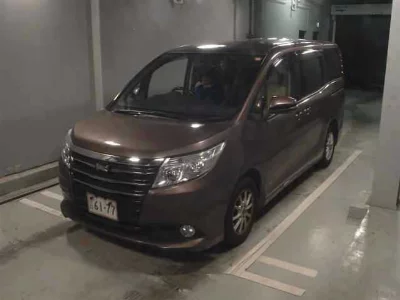 TOYOTA NOAH
