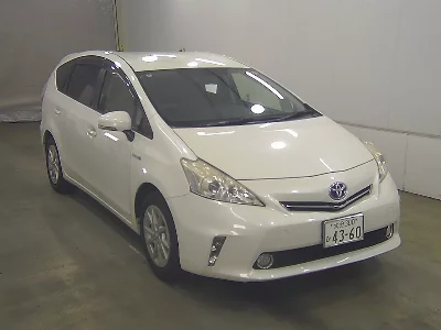TOYOTA PRIUS ALPHA
