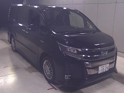 TOYOTA NOAH