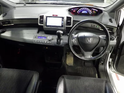 HONDA FREED SPIKE