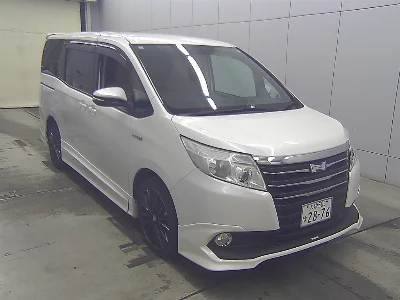 TOYOTA NOAH