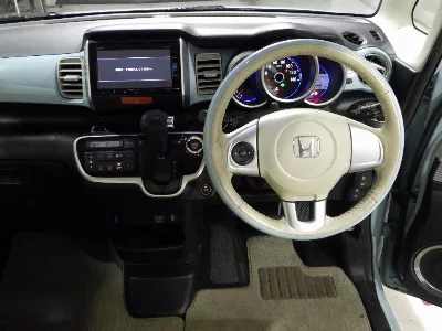 HONDA N-BOX SLASH