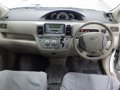 TOYOTA RAUM