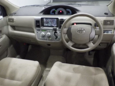 TOYOTA RAUM