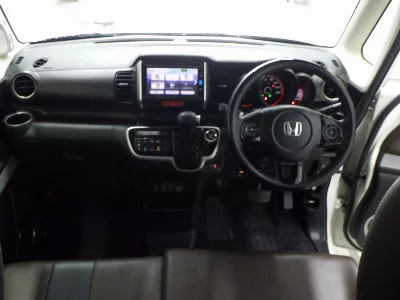 HONDA N-BOX SLASH