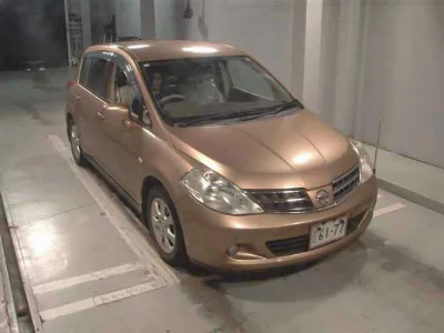 NISSAN TIIDA