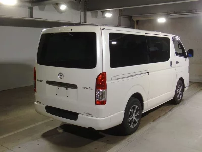TOYOTA HIACE VAN