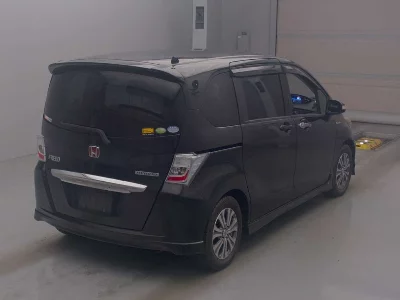HONDA FREED HYBRID