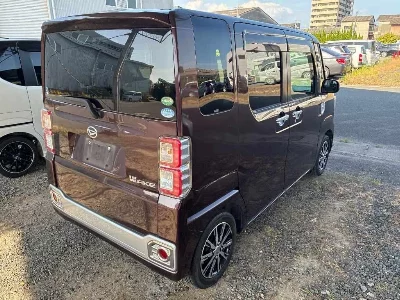 DAIHATSU WAKE