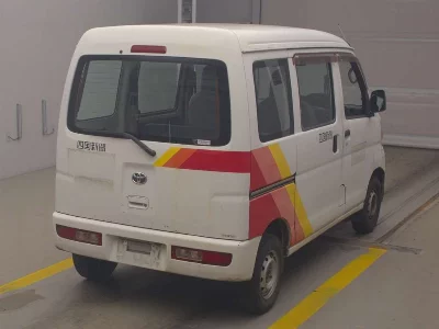 TOYOTA PIXIS VAN