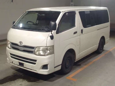 TOYOTA HIACE VAN