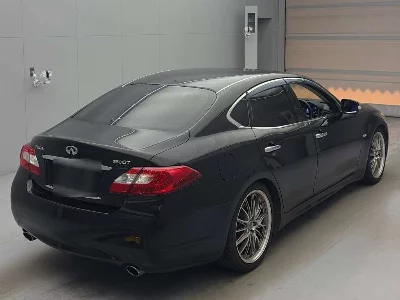 NISSAN FUGA