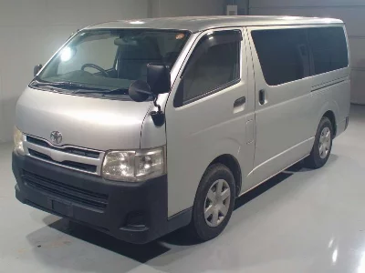 TOYOTA REGIUS VAN