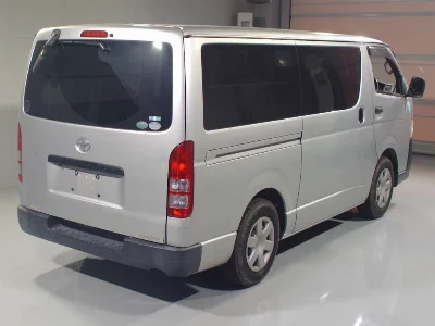 TOYOTA REGIUS VAN
