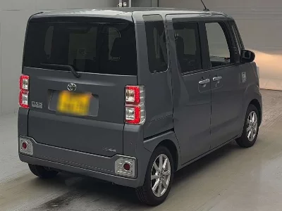 TOYOTA PIXIS MEGA