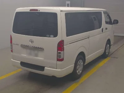 TOYOTA REGIUS VAN