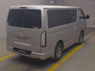 TOYOTA REGIUS VAN