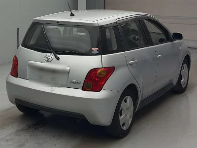 TOYOTA IST